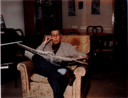 verne reads paper