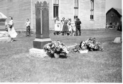 Union Cemetary North of Aurora IA