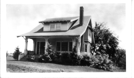 Feakes_130_arhtur_feaks_home_grand_junction_ia_1949