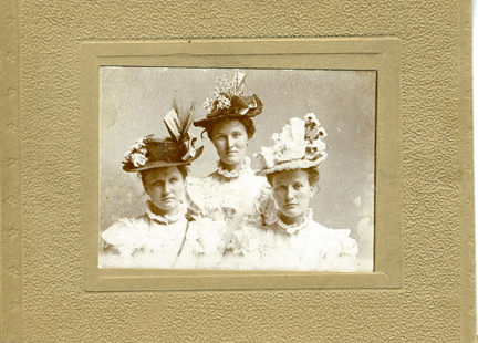 sara_elizabeth_and_sisters